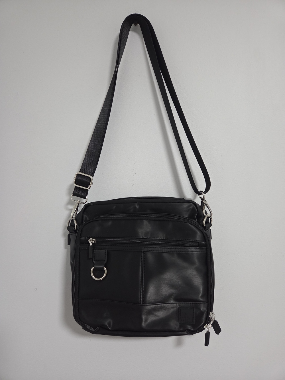 NWOT  IHKWIP  Men's Black Crossbody Bag - Classic Everyday Carry